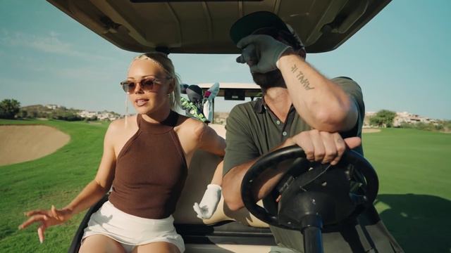 She's Really Good at Golf... Can I Win? смотреть онлайн