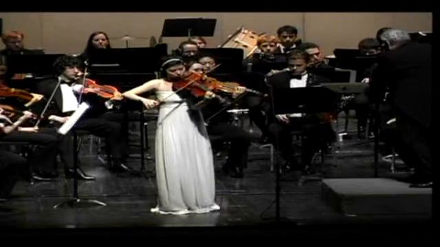 Esther Kim Live Dvorak Violin Concerto Mov.2 (part2) смотреть онлайн