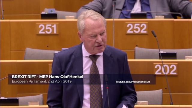 BREXIT: Juncker under fire after German MEP lashes out over Brexit смотреть онлайн