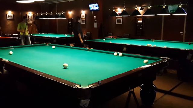Олег исполняет не самых простых чужих шаров на русском бильярде смотреть онлайн