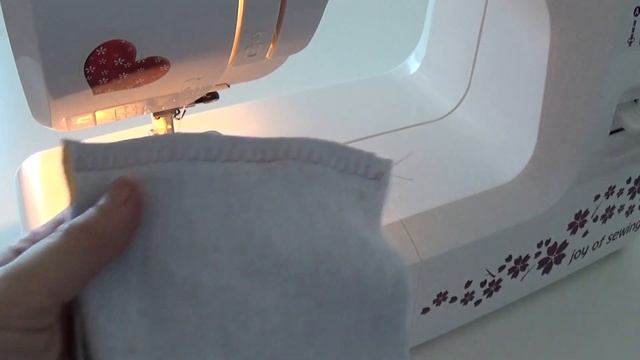 Две простые трикотажные строчки на швейной машине / Лучшая трикотажная строчка смотреть онлайн