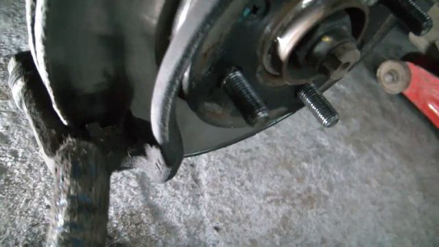 Kia Rio, Замена передних тормозных колодок смотреть онлайн