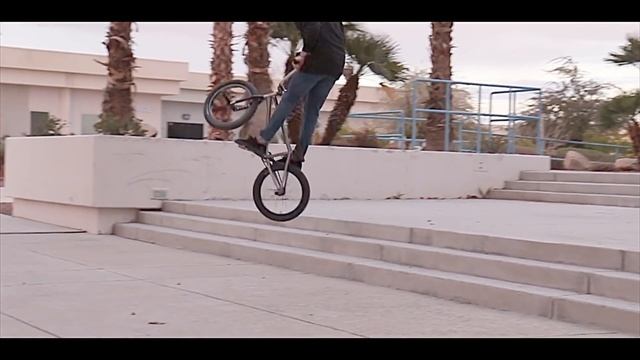 BMX: A WEEKEND IN VEGAS смотреть онлайн