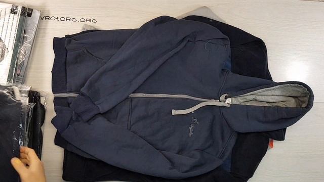 03884 Sweatrs hoodies action М/Ж (Свитера толстовки м/ж) №8 8,05 кг. 13,90€ за кг. 17 шт смотреть онлайн
