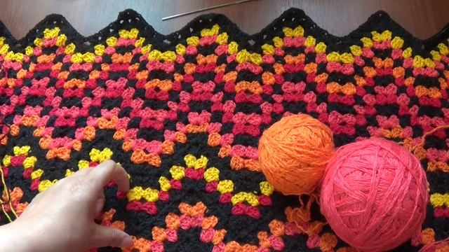 Плед вяжу крючком из ненужных клубков. смотреть онлайн