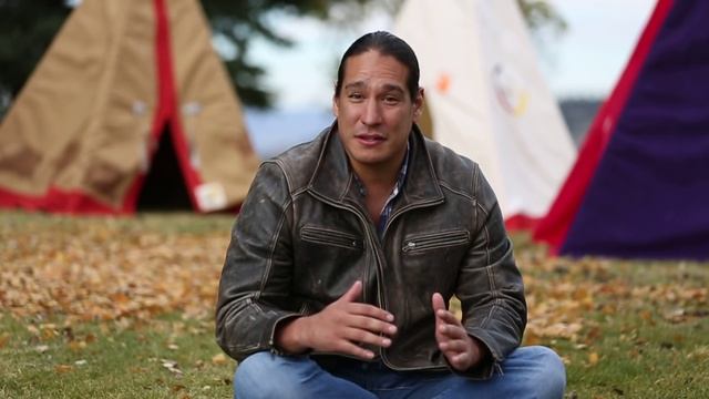 Micheal Spears telling story about the tipi. смотреть онлайн