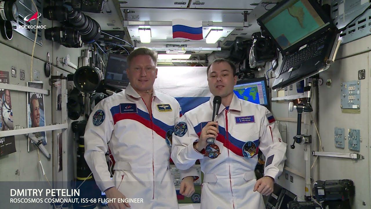 Уральские космонавты поблагодарили россиянок за поддержку смотреть онлайн