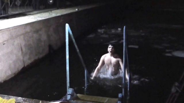 В яхт-клубе крещенские купания смотреть онлайн