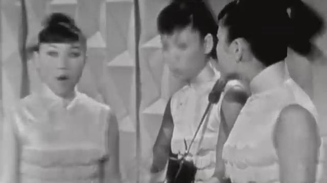 The Kim Sisters "Charlie Brown" (The Coasters Cover) on The Ed Sullivan Show смотреть онлайн