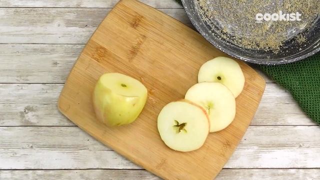 Apple cake in a pan: the quick dessert for a really tasty snack!