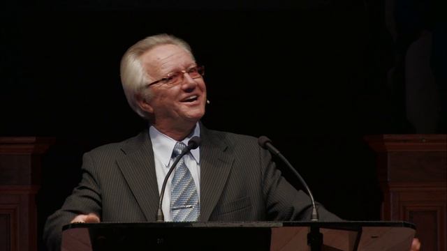 Михальчук Николай - проповедь "Одежда праведности" смотреть онлайн