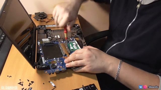 ?? Чистка ноутбука Samsung R428 / ? Как разобрать ноутбук самостоятельно? Disassemble Cleaning смотреть онлайн