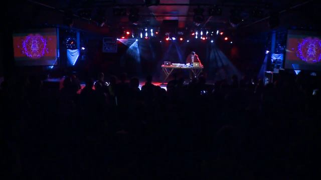 ОСТОРОЖНО, возможна ностальгия! РЕТРОВЕЙВ / Фриссонщики №3 / смотреть онлайн