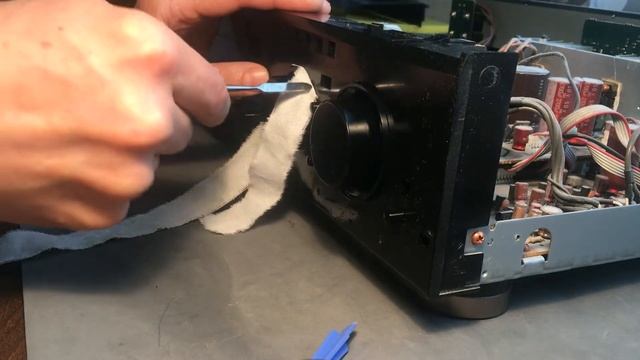 Как снять ручку регулятора громкости с усилителя и т.п. Sony Volume Knob.