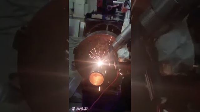 Лазерная сварка поворотных стыков/ Лазерная сварка с вращателем LightWELD-1500 смотреть онлайн