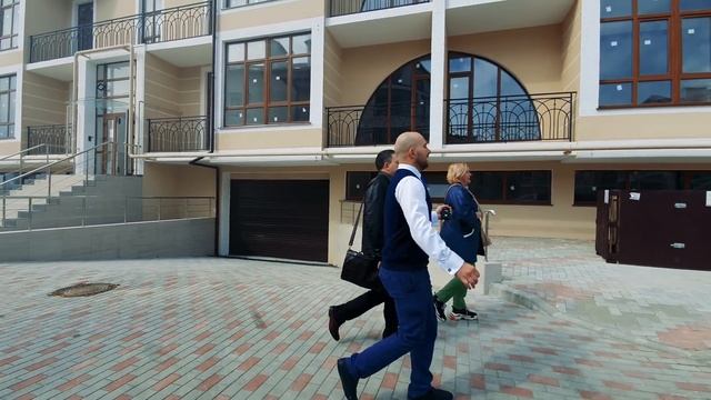 ЖК ЧЕРНОМОРСКИЙ-2: как купить КВАРТИРУ по самой низкой цене || ПЕРЕЕЗД в Геленджик на ПМЖ 2020! смотреть онлайн