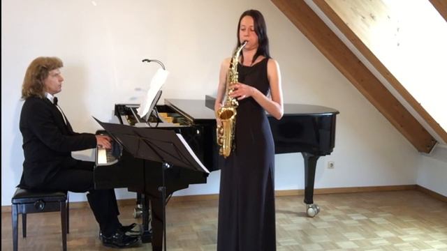 DINICU / HEIFETZ - HORA STACCATO - Olena Savka -Taras Abazopulo-Yachshenko - saxophone & piano смотреть онлайн