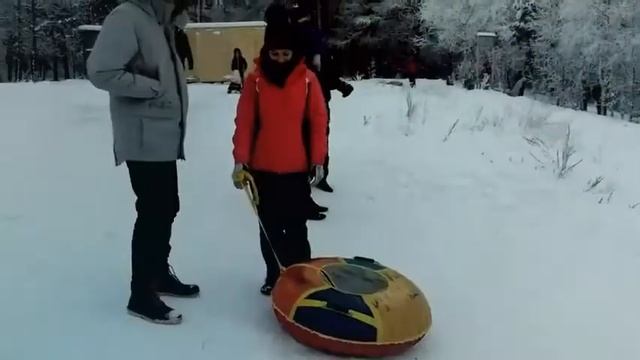 Дети на горке Всеволожск 01.16 смотреть онлайн