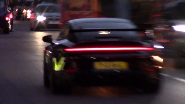 FERRARI LAFERRARI POWERSLIDE - Supercars in London October 2021 смотреть онлайн