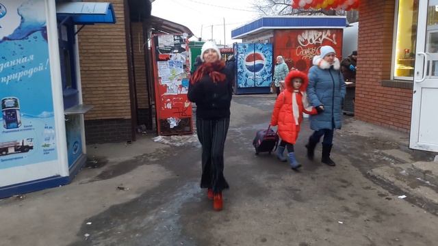 Танцы на улице. Создаём людям весёлое настроение, вносим в атмосферу позитив :)) смотреть онлайн