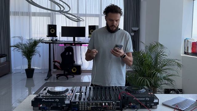 Лучший пульт для House музыки Pioneer Dj DJM V-10 смотреть онлайн