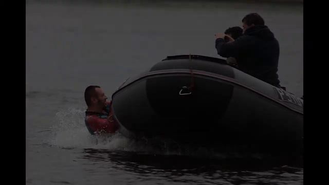 В обычных лыжах по воде в сентябре на рыбинке. Часть 3. смотреть онлайн