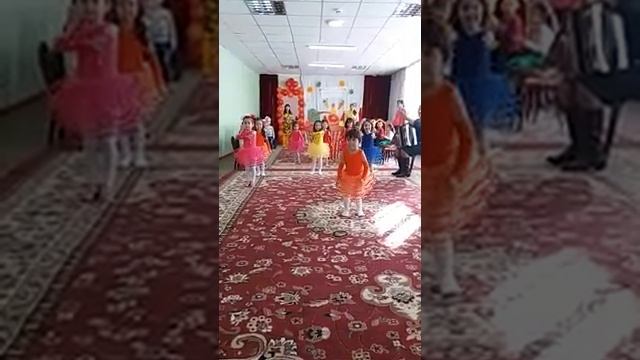 Төлеубек Хорлан, г.Аягоз, группа "Балауса" , танец "Ягодки - кокетки" #1 смотреть онлайн