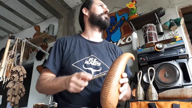 Guiro Percusión Latina( santana) (oye como va) смотреть онлайн