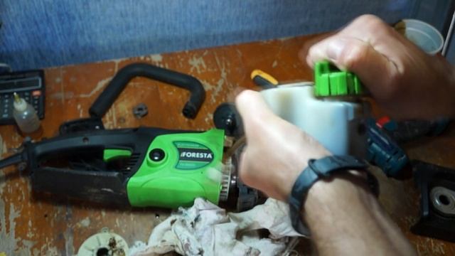 Не подаётся масло на цепь пилы, поиск и устранение неисправности. Ремонт маслонасоса цепной пилы. смотреть онлайн