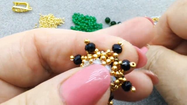 Earrings Серьги из бисера и Риволи 14 мм. #серьгимастеркласс #бисероплетениесерьги #оплетаемриволи смотреть онлайн