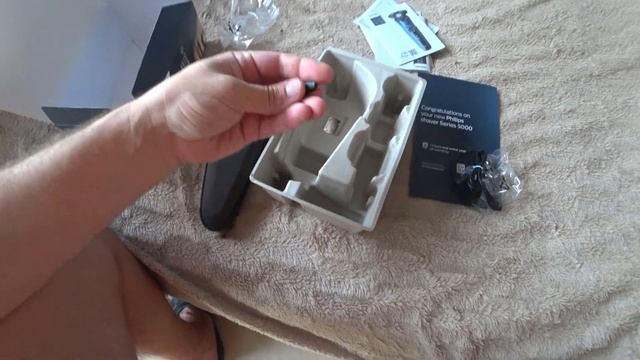 PHILIPS 5000 Series Undoxing Распаковка бритвы смотреть онлайн