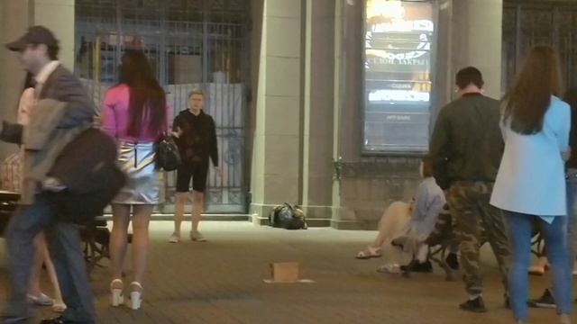 Пикап, уличные музыканты, стихи и танцы на Арбате - VLOG 30 смотреть онлайн