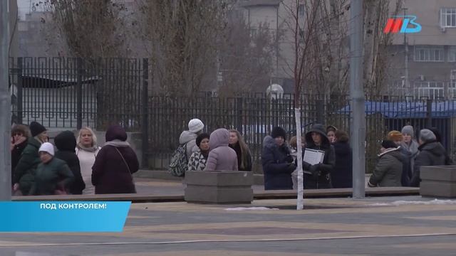 Волгоградские спасатели потушили пожар на сцене ГДЮЦа смотреть онлайн