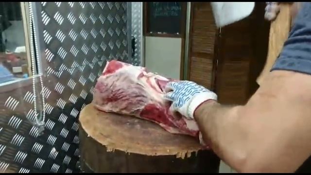 Купили мясной топор и проверили на говядине! г.Воронеж. Тел 89150489904Семён смотреть онлайн