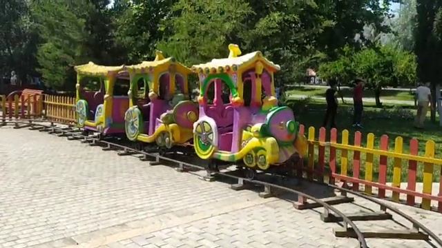 Обзор парка в Говсанах/Прогулка с детьми/Отдых/Дети дерутся)) смотреть онлайн