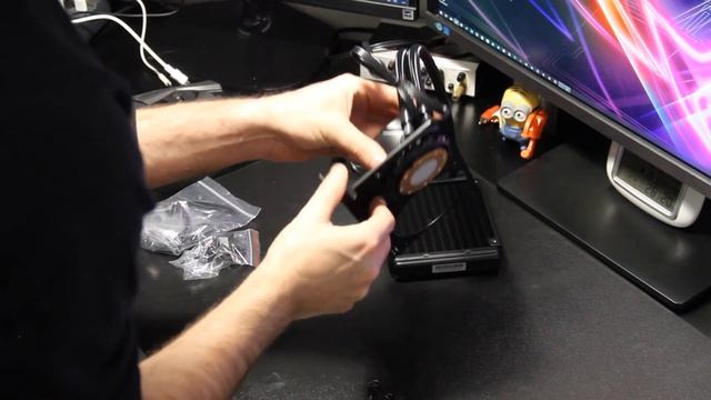 Водяное охлаждение видеокарты ASUS GeForce GTX 1080 Ti Strix OC Gaming смотреть онлайн