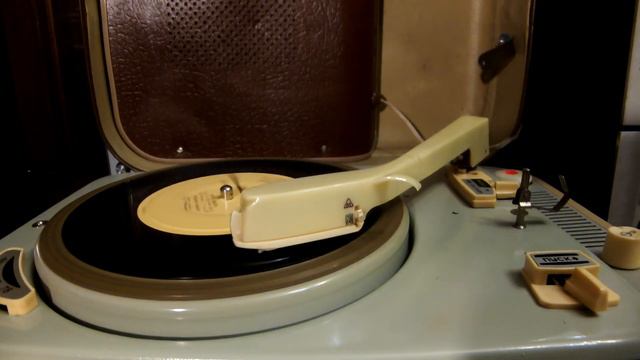 Людмила Зыкина "Течет Волга"(из к.ф."Течет Волга")(М.Фрадкин-Л.Ошанин)инстр.анс.Р.Мацкевича смотреть онлайн