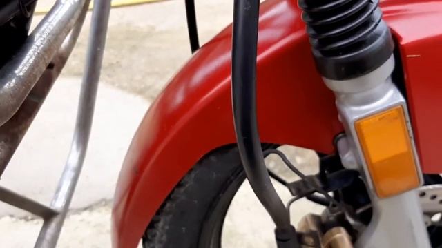 Замена переднего тормозного шланга, на Yamaha YBR 125 смотреть онлайн