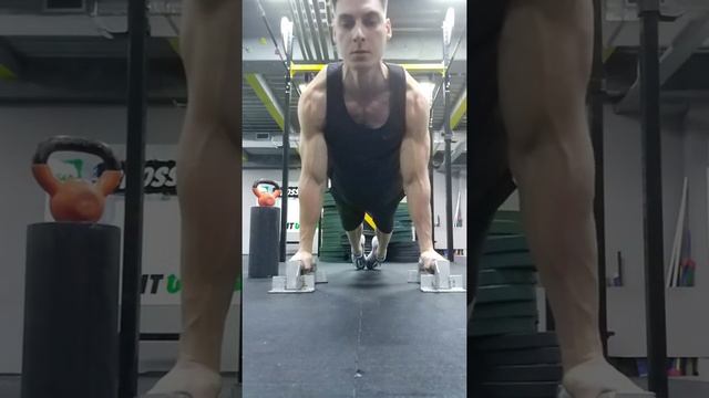 Планшевые отжимания / Planche Push-Up смотреть онлайн