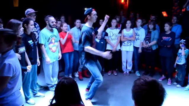 Рома vs Зелёный (судья) / Hip-Hop / Воскресная туса смотреть онлайн