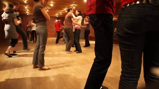 2011-03-11 -Танцевальная разминка на много пар смотреть онлайн