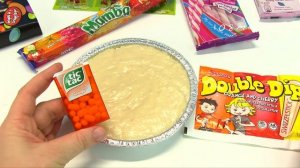 Как Мама Пекла Необычный Пирог С Конфетами #Челлендж 2 108мама тв