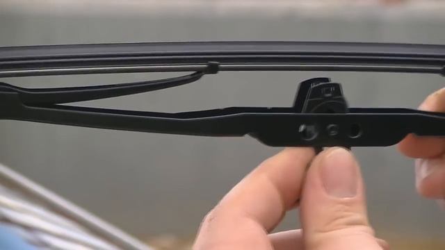 Cómo cambiar un limpiaparabrisas | Arreglos de coches смотреть онлайн