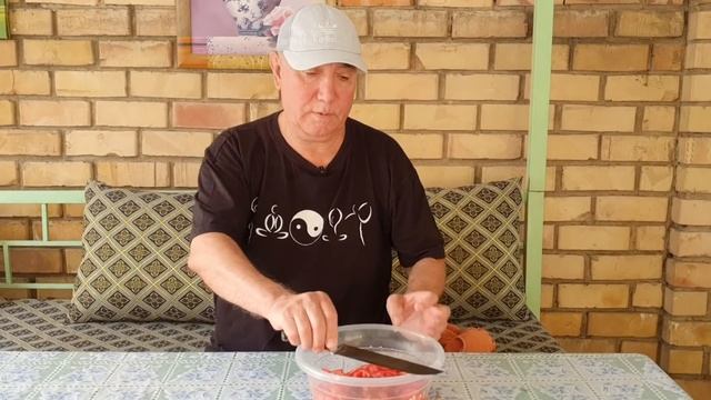 КАК ПРИГОТОВИТЬ ПЛОВ? Южный вариант плова с "вах-вахом" в Бишкеке смотреть онлайн