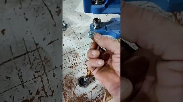изготовление пуговиц для мебели/ обтяжка пуговиц в мебельную ткань/#maestroMebel-studio смотреть онлайн