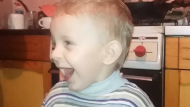 ребенок смеется как дельфин baby laughs like a dolphin смотреть онлайн