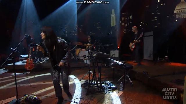 Sharon Van Etten - Seventeen (Live 2019) смотреть онлайн