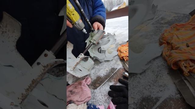 Сборка РЕДУКТОР бензинового СНЕГОУБОРЩИКА РЕМОНТ Замена шестерни в редукторе своими руками #shorts смотреть онлайн