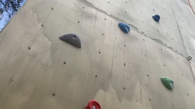 Уличный скалодром в лесной семейке на базе санаторий-профилакторий Металлург смотреть онлайн