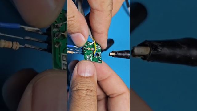 Hacked ,Convert Arduino 433MHz Transmitter Module into a Television Transmitter #zaferyildiz #short смотреть онлайн
